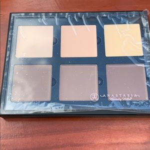NEW Anastasia of Beverly Hills cream contour kit